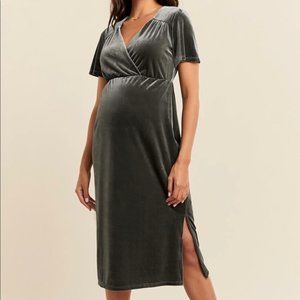 NWOT! Short Sleeve Wrap maternity dress